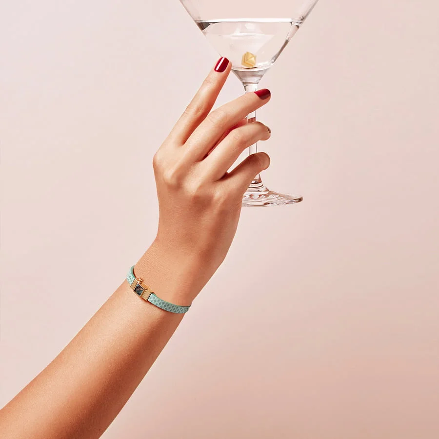 Bracelet cuir femme serpent d'eau bleu glace