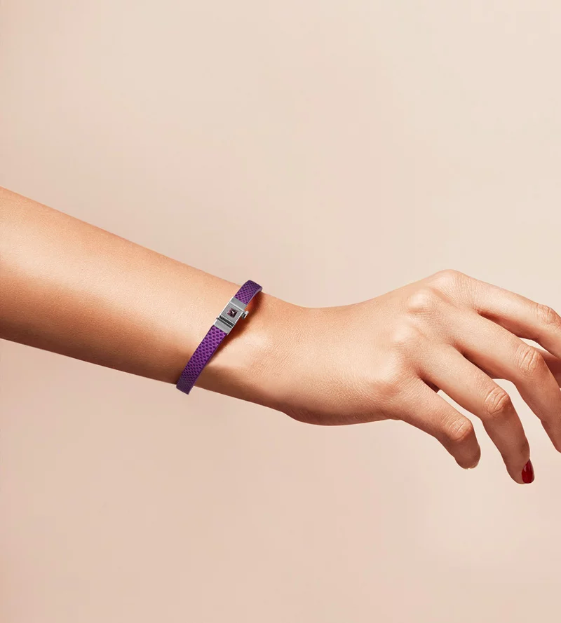 Bracelet personnalisable en cuir violet, simple tour.