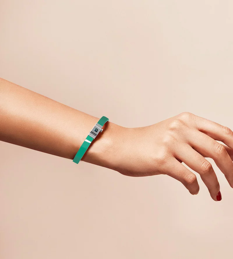 Bracelet personnalisable en cuir glossy vert menthe, simple tour.